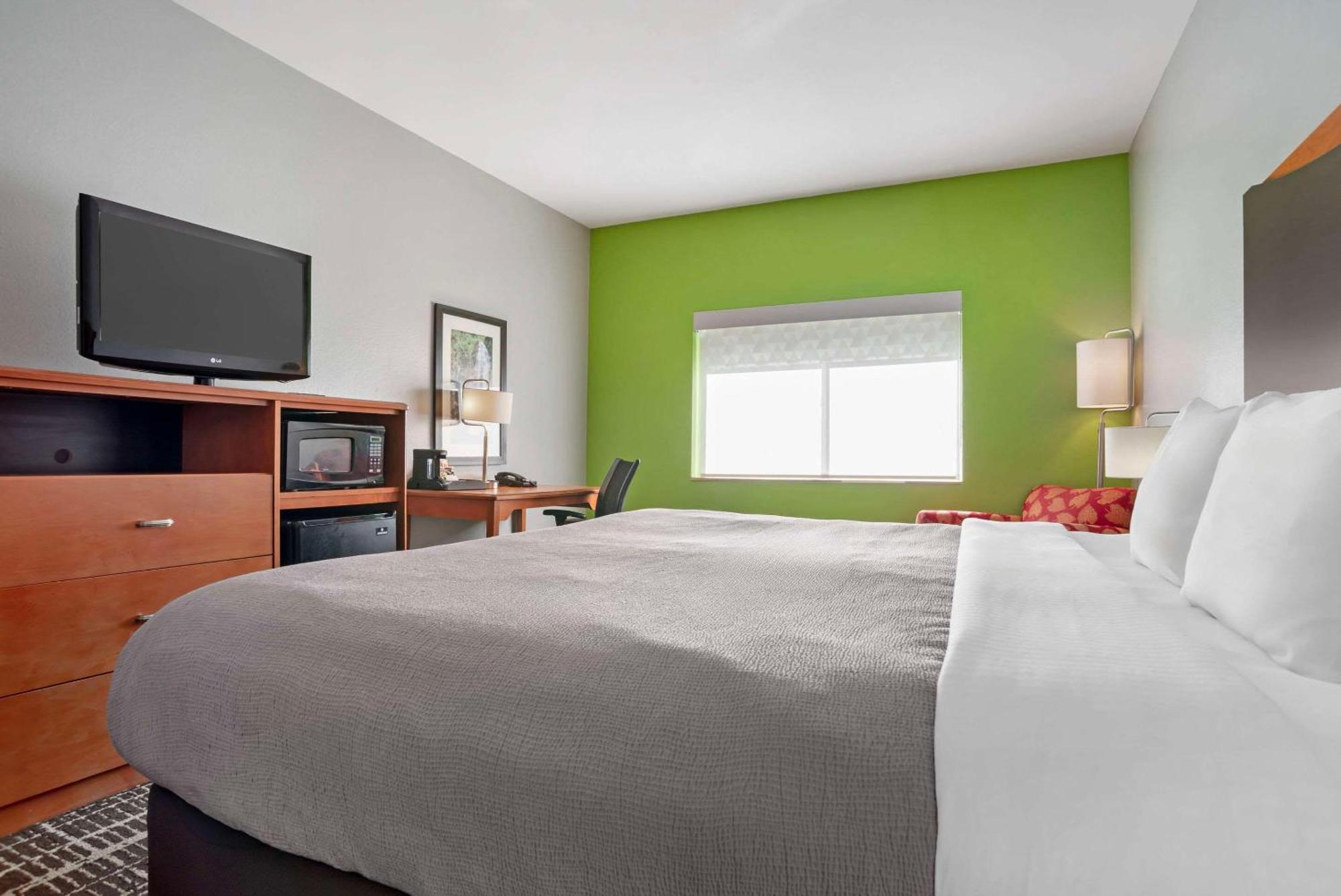 Quality Inn & Suites Birmingham - Highway 280 Eksteriør billede