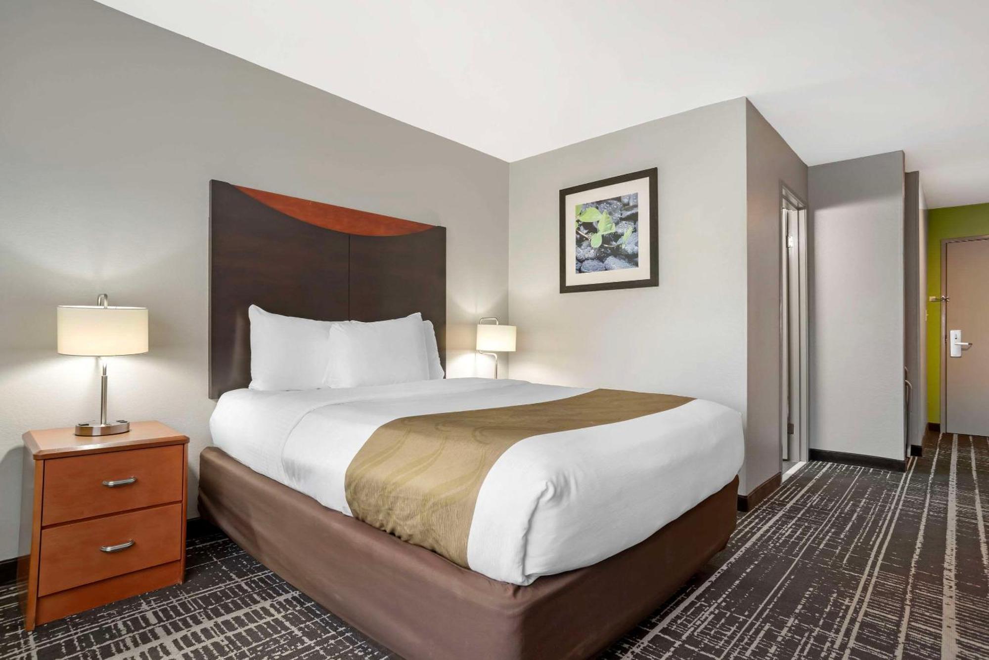 Quality Inn & Suites Birmingham - Highway 280 Eksteriør billede