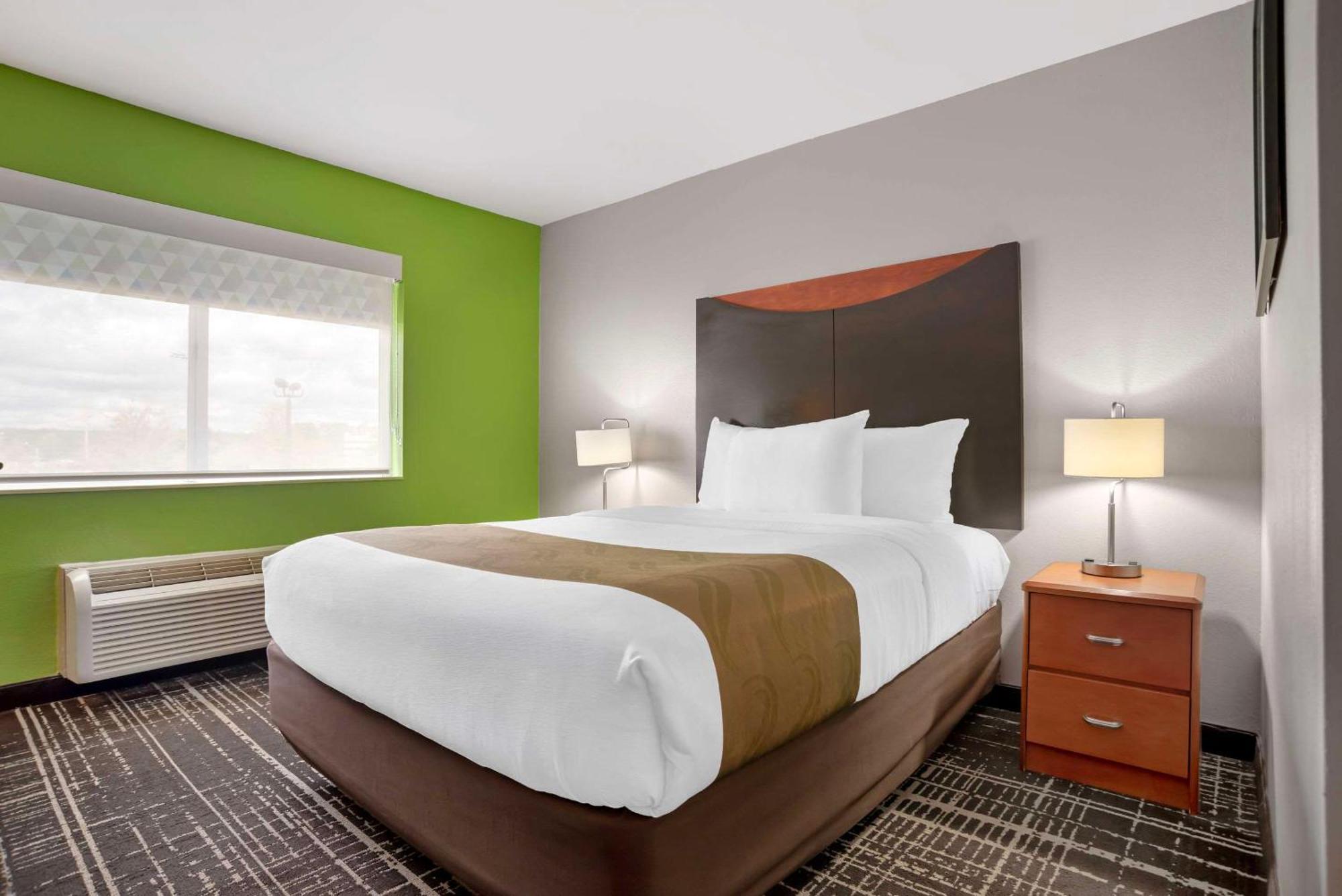 Quality Inn & Suites Birmingham - Highway 280 Eksteriør billede