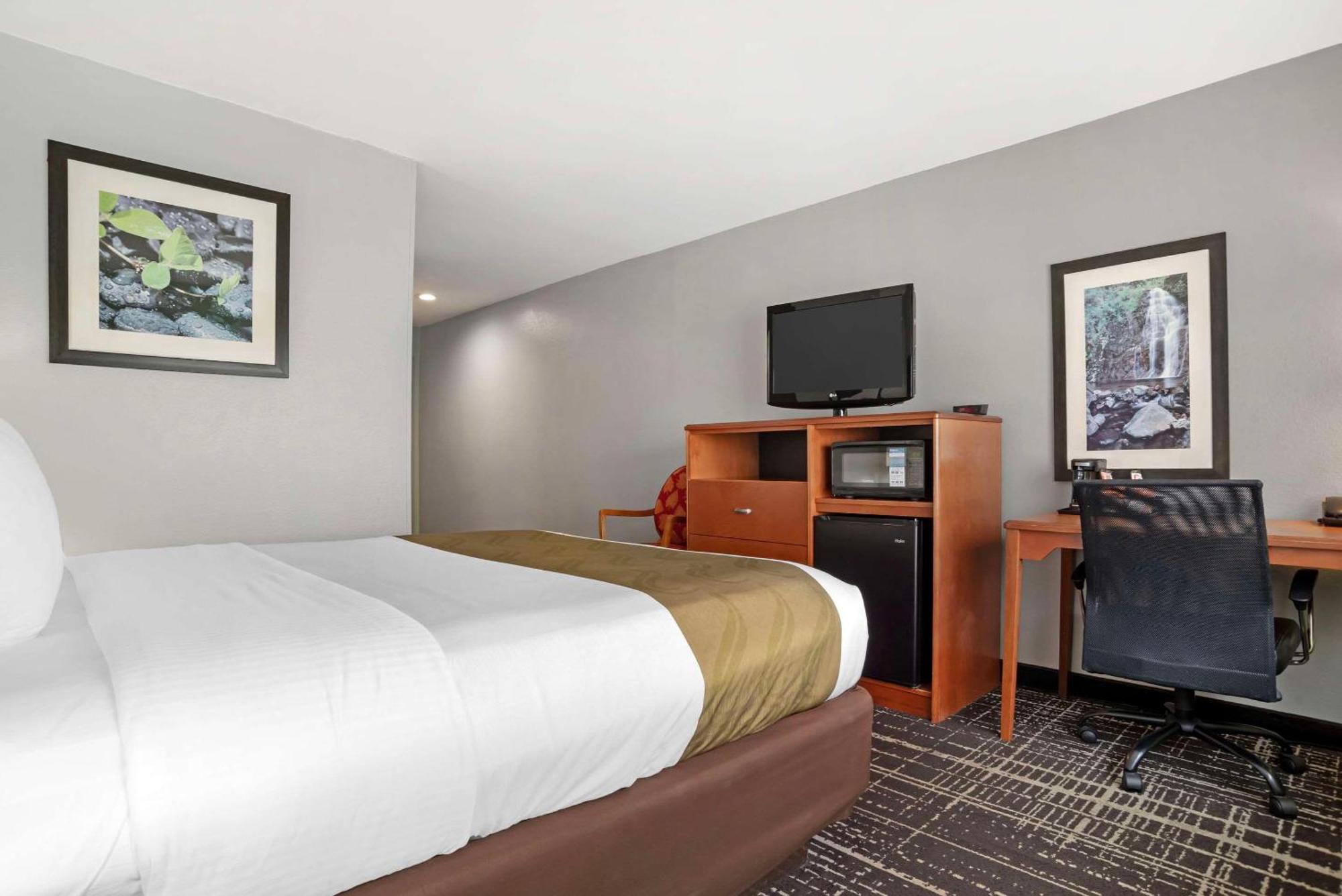 Quality Inn & Suites Birmingham - Highway 280 Eksteriør billede
