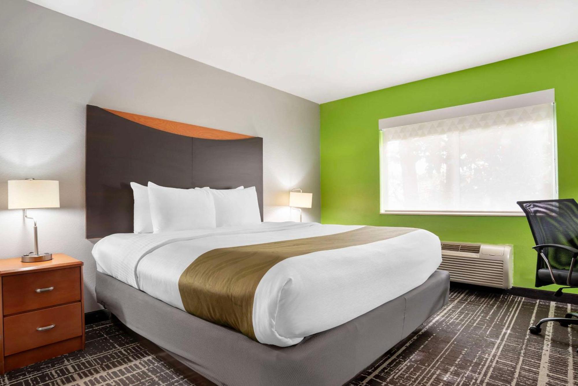 Quality Inn & Suites Birmingham - Highway 280 Eksteriør billede