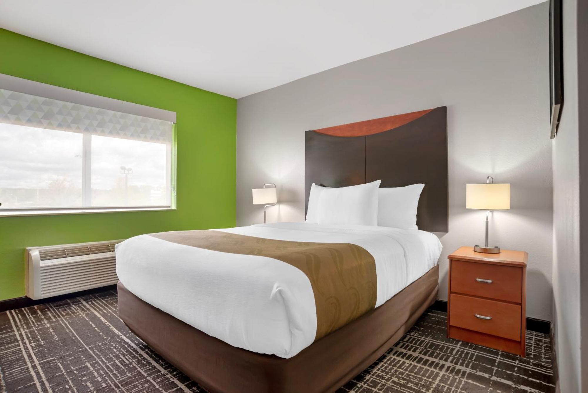 Quality Inn & Suites Birmingham - Highway 280 Eksteriør billede