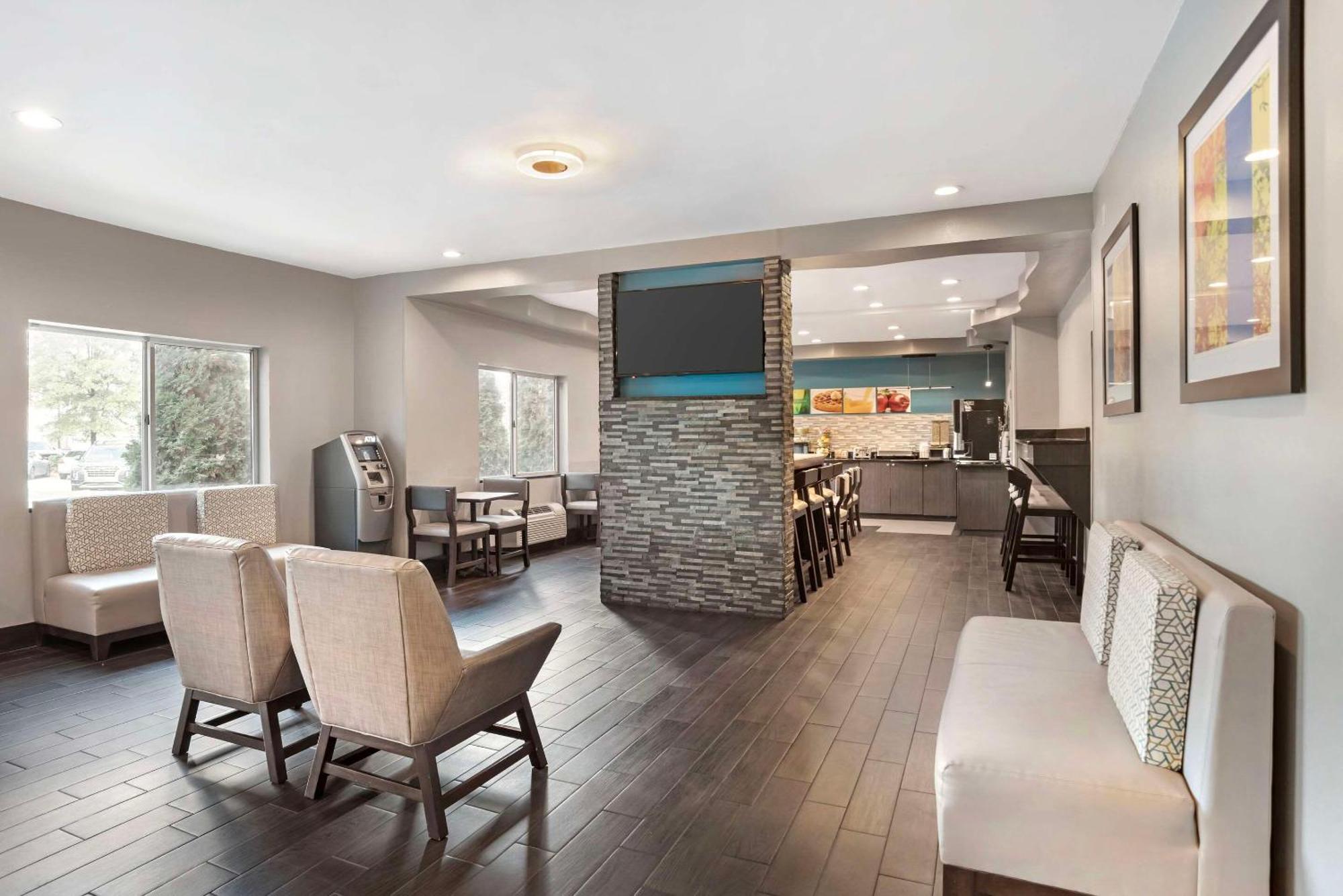 Quality Inn & Suites Birmingham - Highway 280 Eksteriør billede