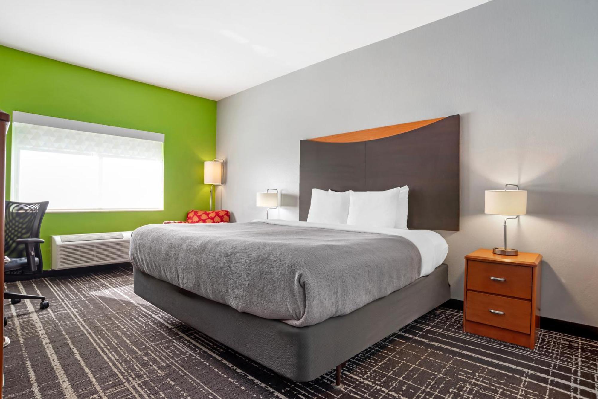 Quality Inn & Suites Birmingham - Highway 280 Eksteriør billede