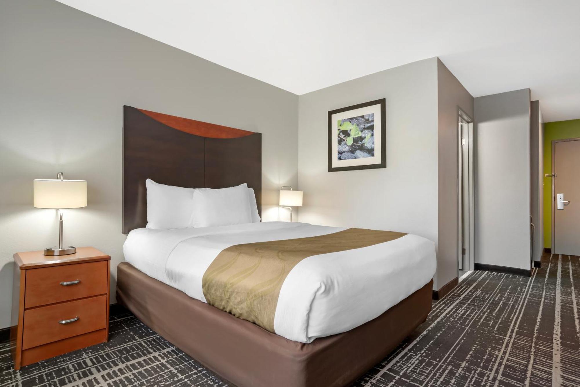 Quality Inn & Suites Birmingham - Highway 280 Eksteriør billede