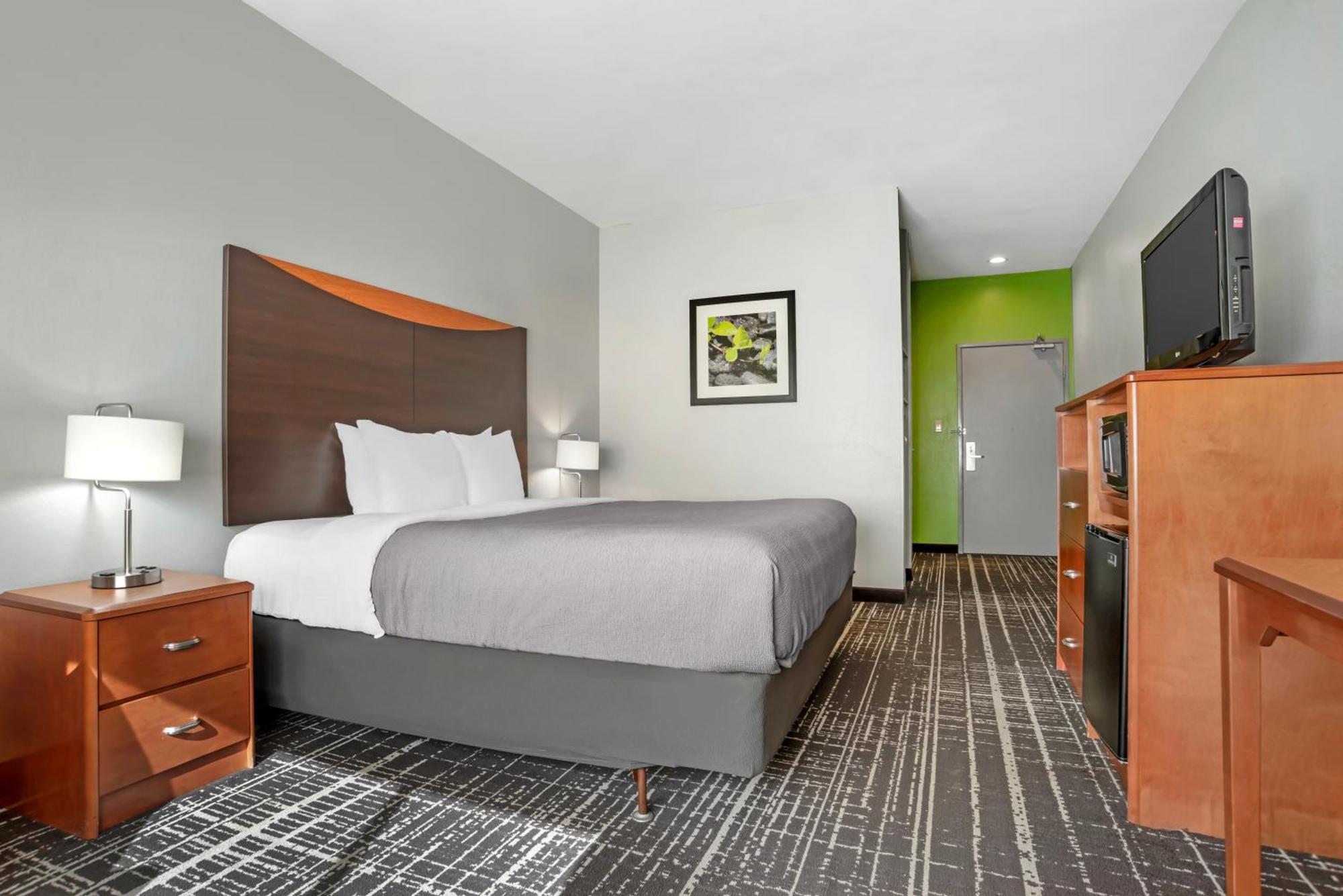 Quality Inn & Suites Birmingham - Highway 280 Eksteriør billede
