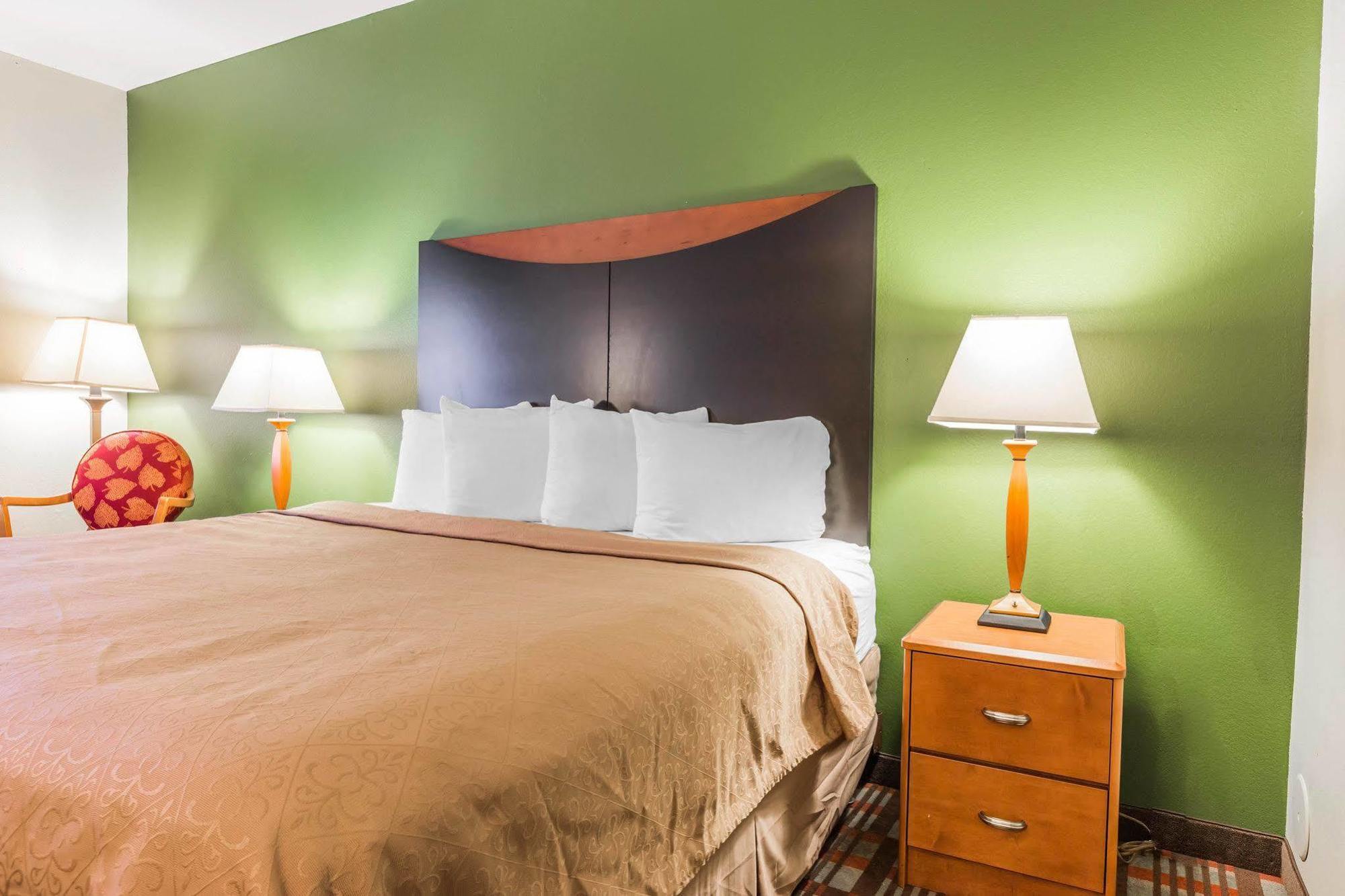 Quality Inn & Suites Birmingham - Highway 280 Eksteriør billede